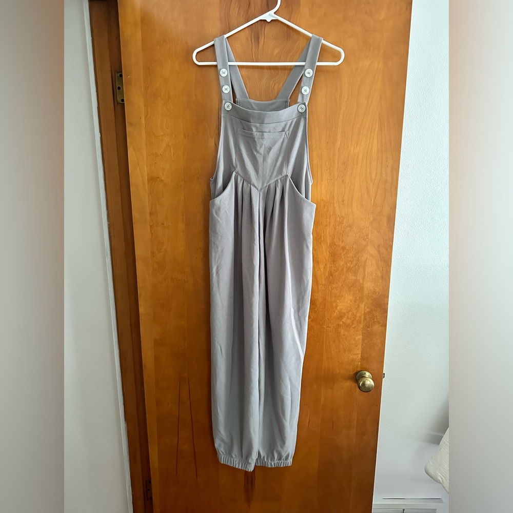 NWT gray Halara jumpsuit. Size S